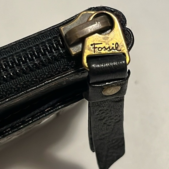 Fossil ID Zip Pouch Wristlet, Black Leather - Picture 3 of 9